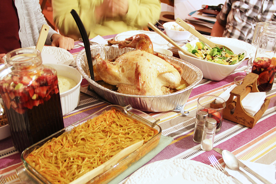 thanksgiving-2015-holidays-turkey-day-blogger-mexicana-pasta-salad-sangria-turkey-family-friends