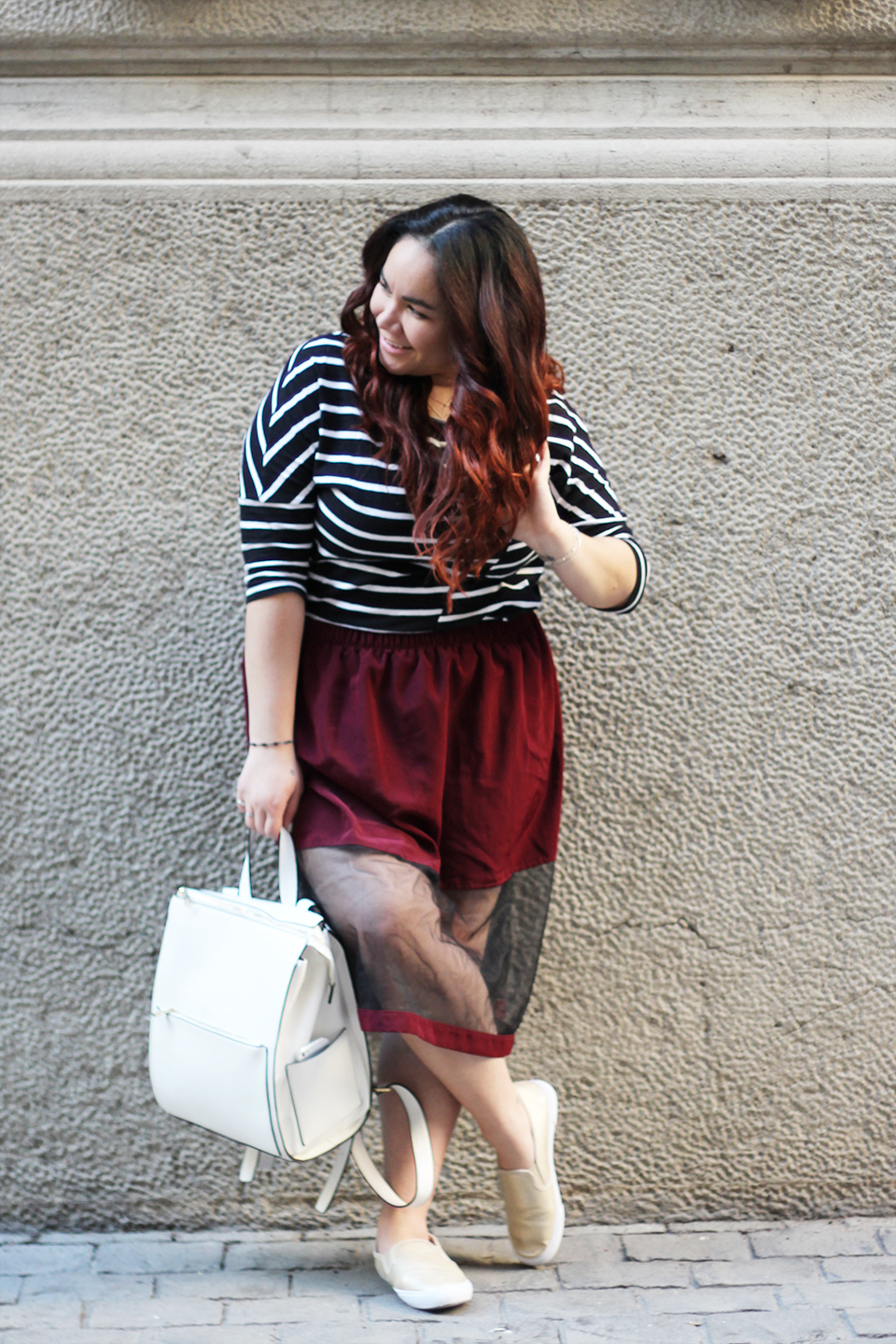 tiendas-paris-stripes-shirt-midi-skirt-golden-sneakers-forever21-backpack-blogger-mexicana-santiago