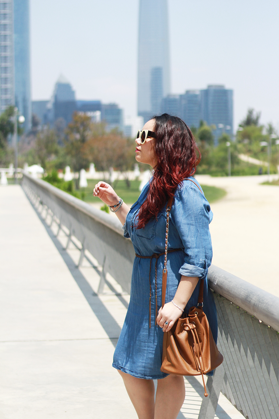 denim-dress-plus-size-bucket-bag-cut-out-boots-cyan-paris-santiago-vitacura-blogger-mexicana