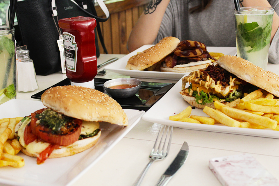la-burguesia-providencia-santiago-chile-foodie-comida-hamburguesas