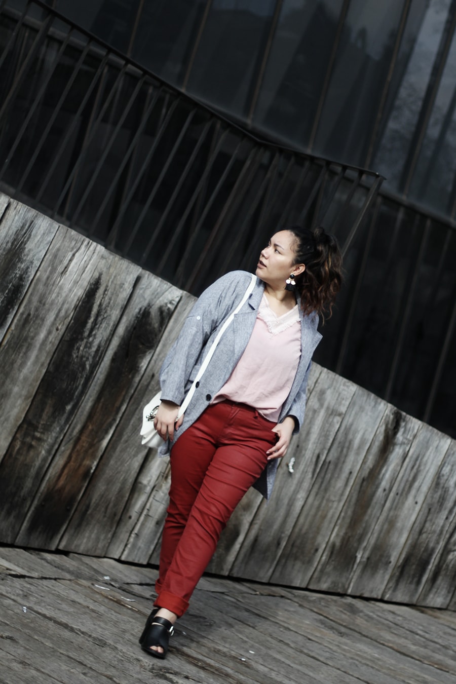 Pink and red outfit red faux leather trousers - golden strokes - luisa verdee