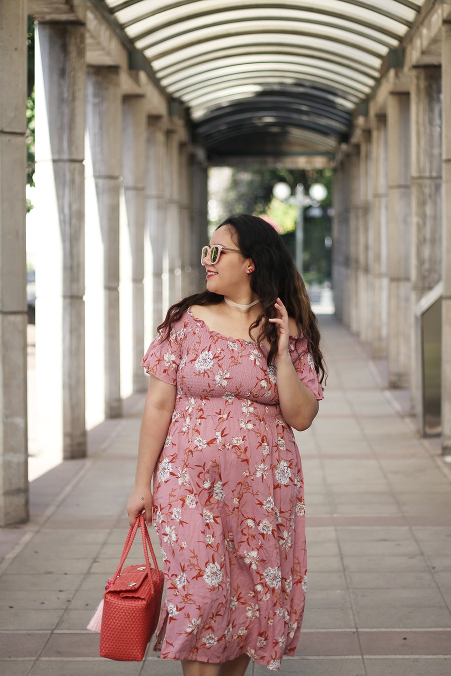 summer pink off the shoulders maxidress curvy outfit
