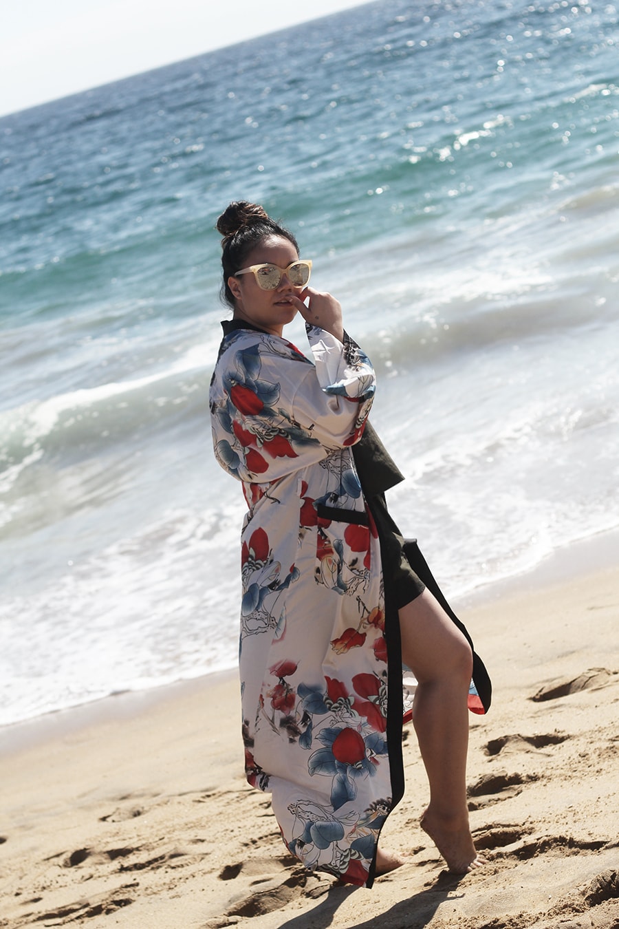 Weekend getaway to the beach - romper shein kimono