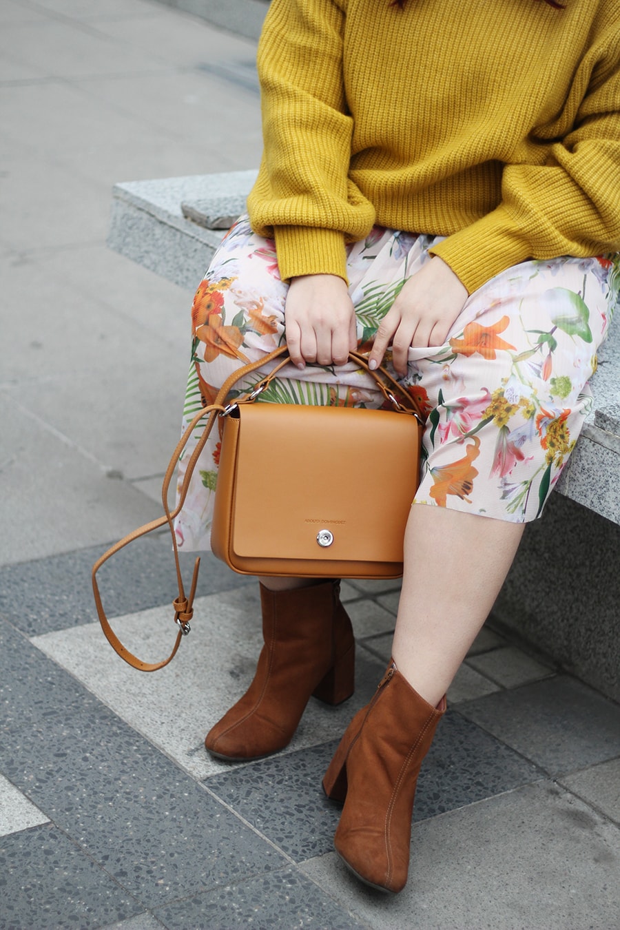 colorful outfit for winter long skirt sweater vestido con sueter invierno colores