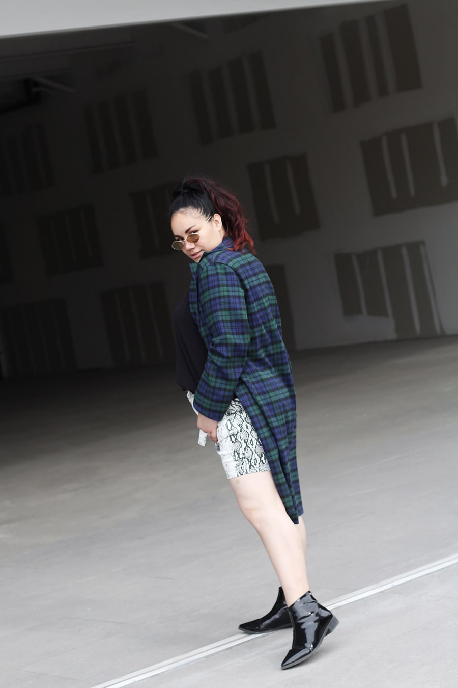 Snake print - plaid - curvy outfit inspo