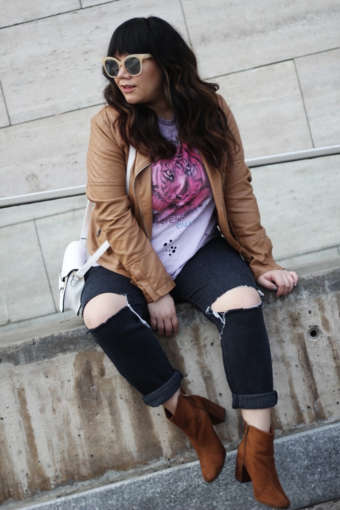 Distressed band tee with leather jacket - color outfit chic - golden strokes
